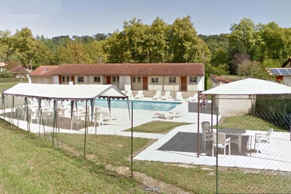 Les Albizias 5 Apartment Eugenie-les-Bains Exterior photo